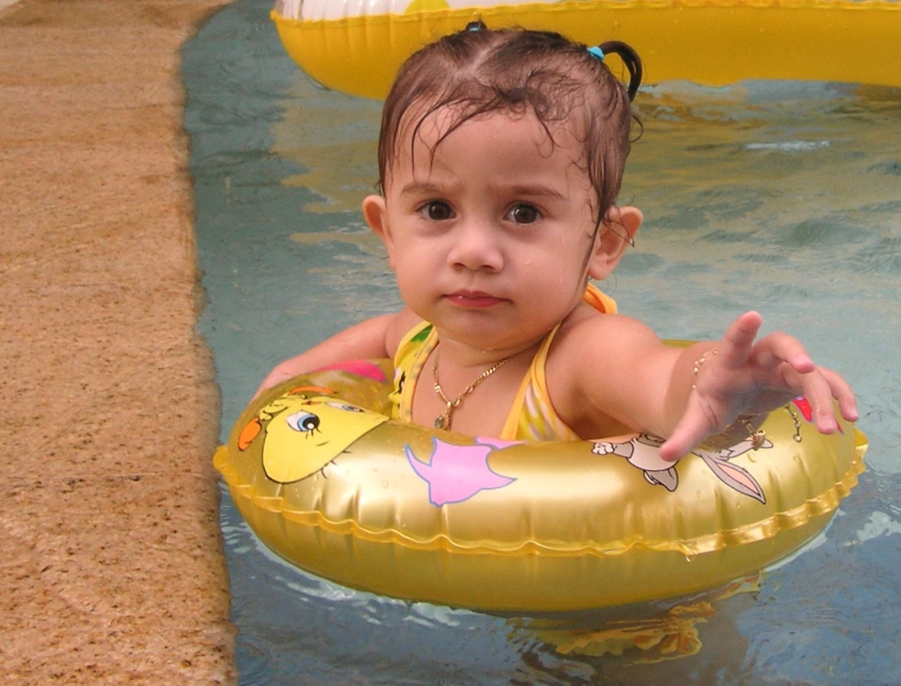 Isabella in the kids pool